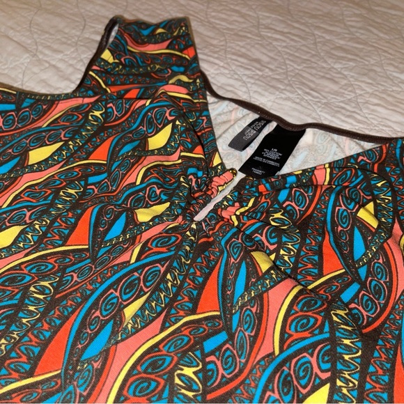 Womans Tank - Picture 4 of 7